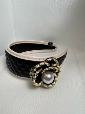 Camellia Black and Ivory Quilted Headband with Gold Chain Pearl